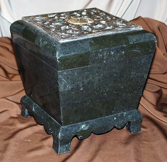 17-0147 - Brian Box  Black Stone with Snakeskin Stone