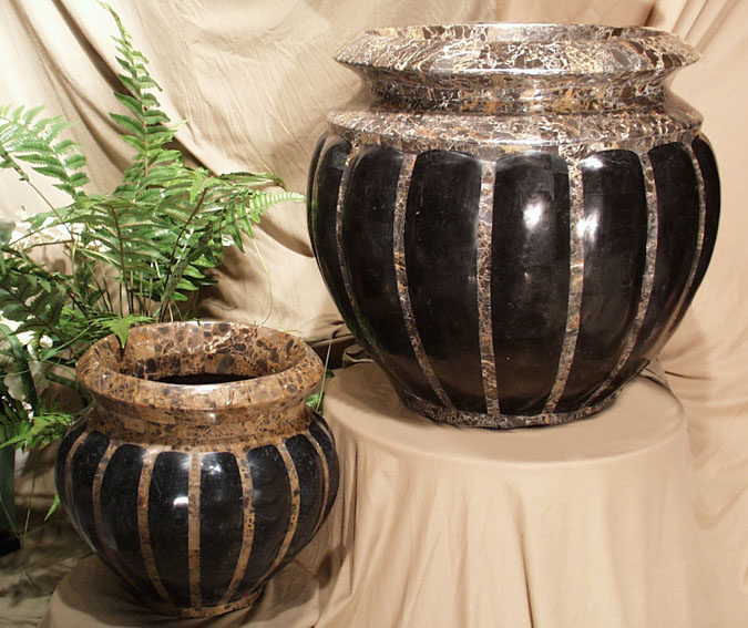 17-0378 - Squash Planter Medium Black Stone with Snakeskin Stone