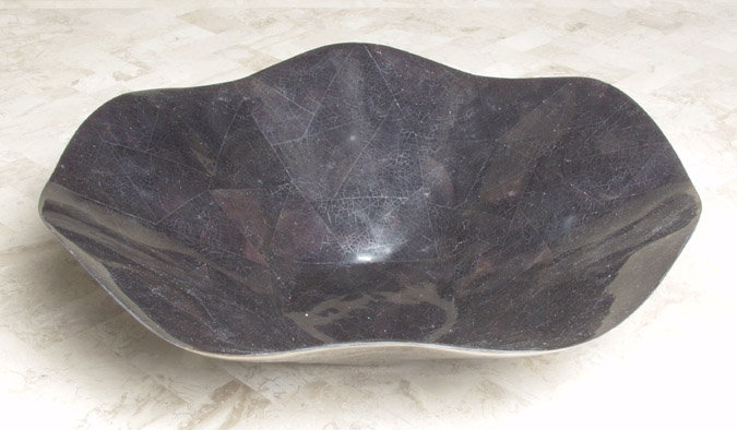 31-9102 - Wavy Bowl, Large, Black Pen Shell