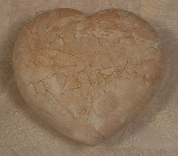 54-9522 - Heart Sculpture, Lt. Peach Stone