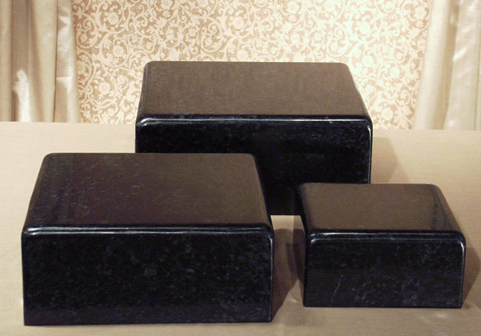 7-57-4R-4 - Small Block - Riser Black Stone