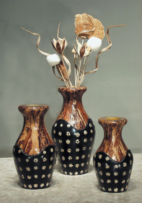95-0332 - Medium Flower Vase, Cob Slices with Light Banana Bark Combo