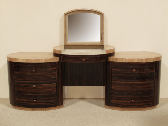 961-6647 - Classic Allure 7-Drawer Vanity, Dark Banana Bark with Honeycomb Cane Leaf