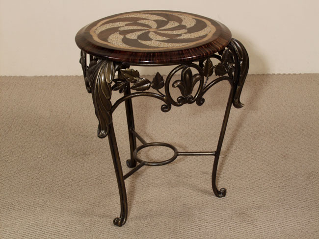 962-5484 - St. Croix Round Accent Table, Dark Banana Bark/Honeycomb Cane Leaf/Rice Pods